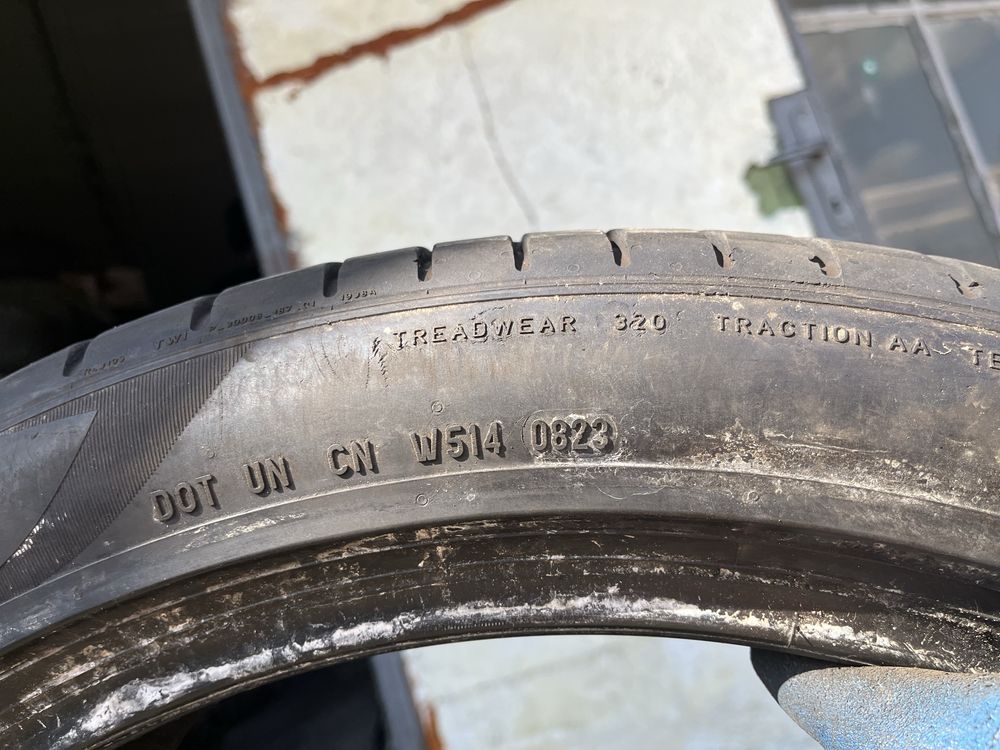2 бр. летни гуми 275/40/21 Pirelli RSC DOT 0823 6+