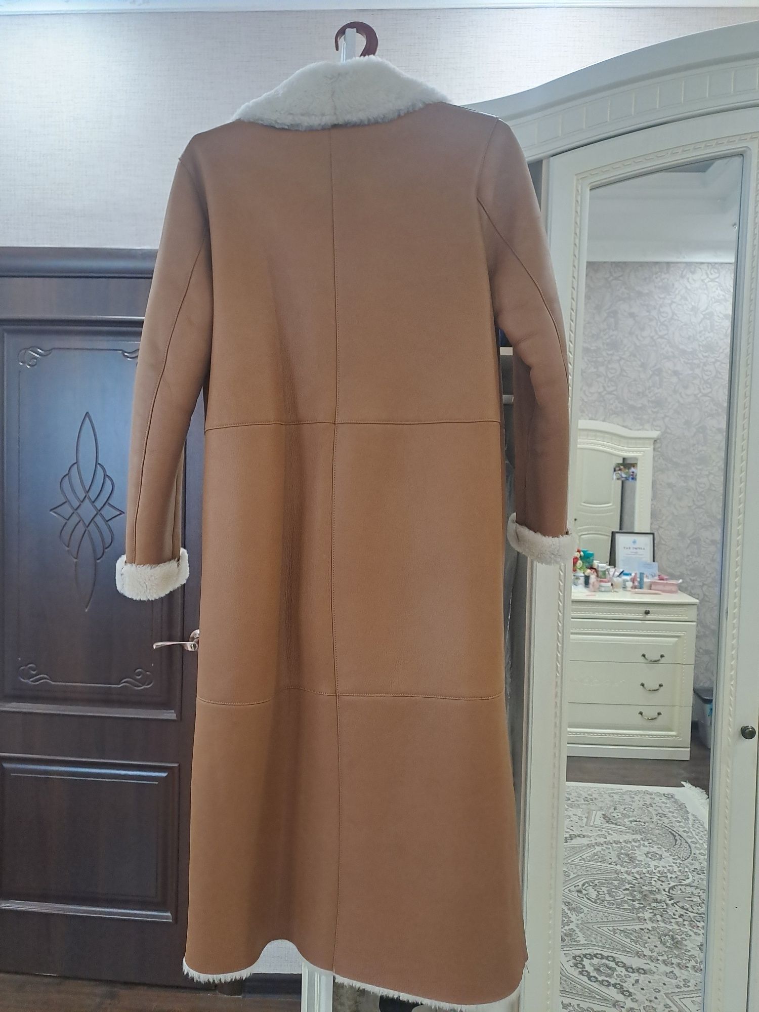 Продам женскую дубленку