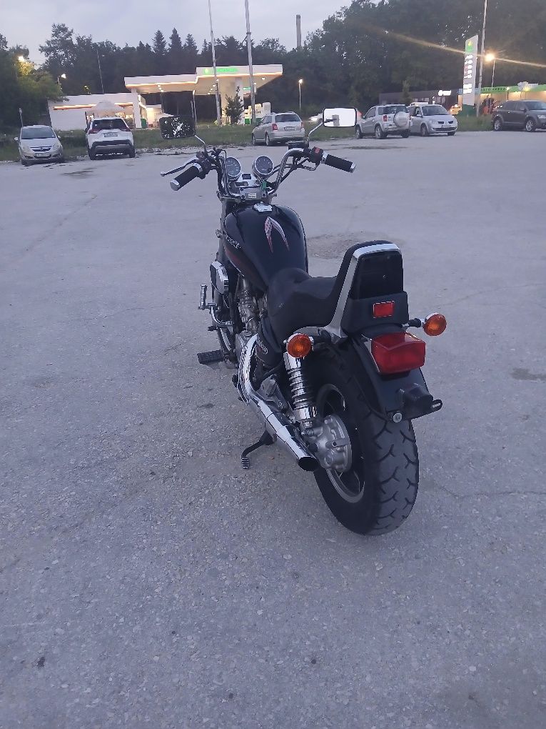 Продавам мотоциклет kawasaki vn 750