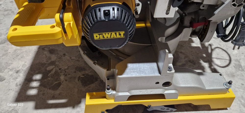Dewalt circular staționar pe curent