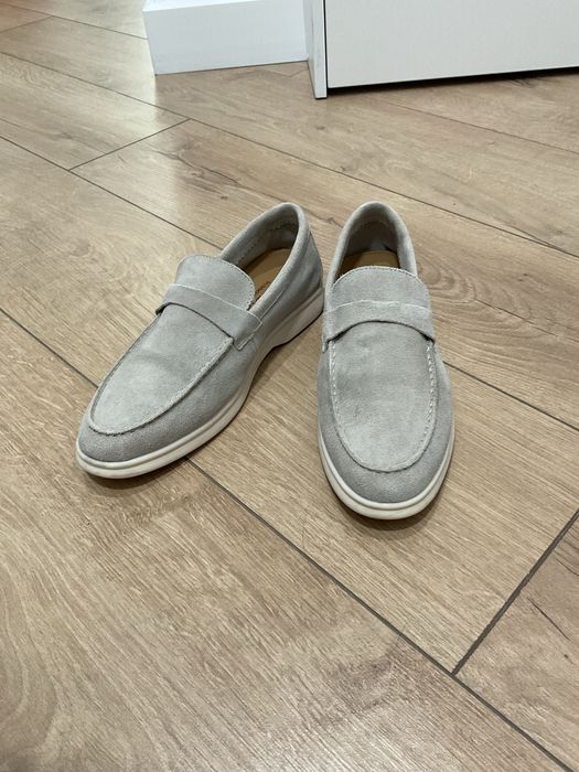 Лоферы из замши серые