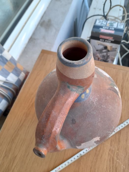 Мраморна масичка,стомна и Ватиран панталон