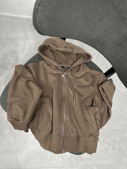 Памучно горнище с камъни