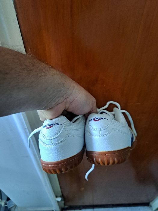 Adidasi tenis de masa