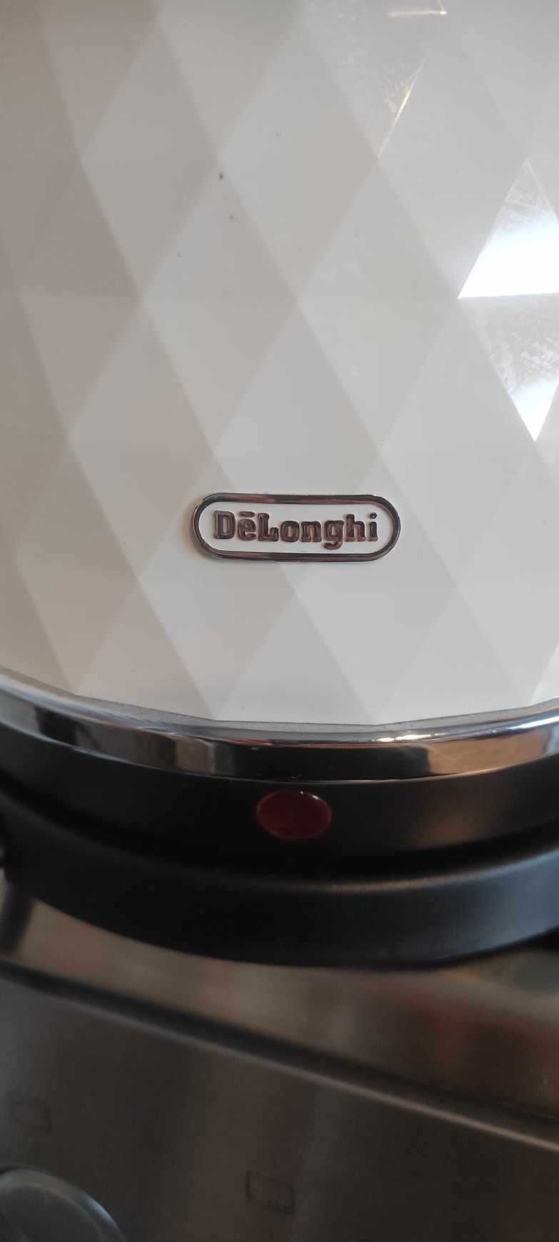 Ел. кана DeLonghi Brillante KBJ 2001.W, 2000 W, 1.7 л, Бяла