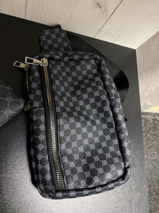 Мъжки    Чантички