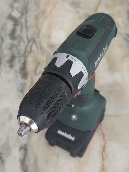 Mașină de găurit/înfiletat cu 2 acumulatori 18V, Metabo BS 18 Li