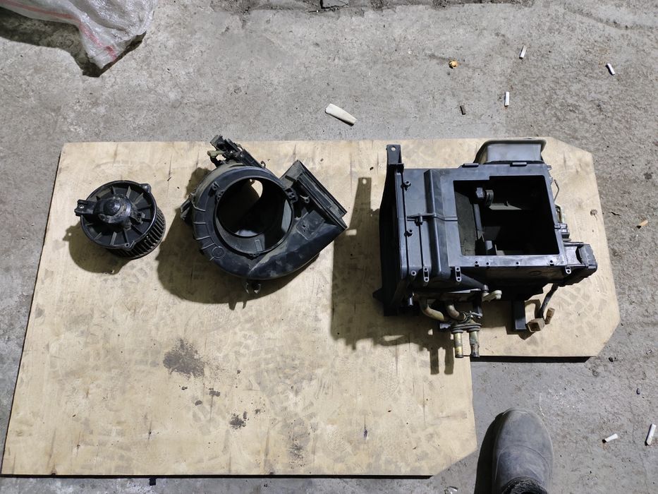 Радиатор печки Тойота хайс правый руль