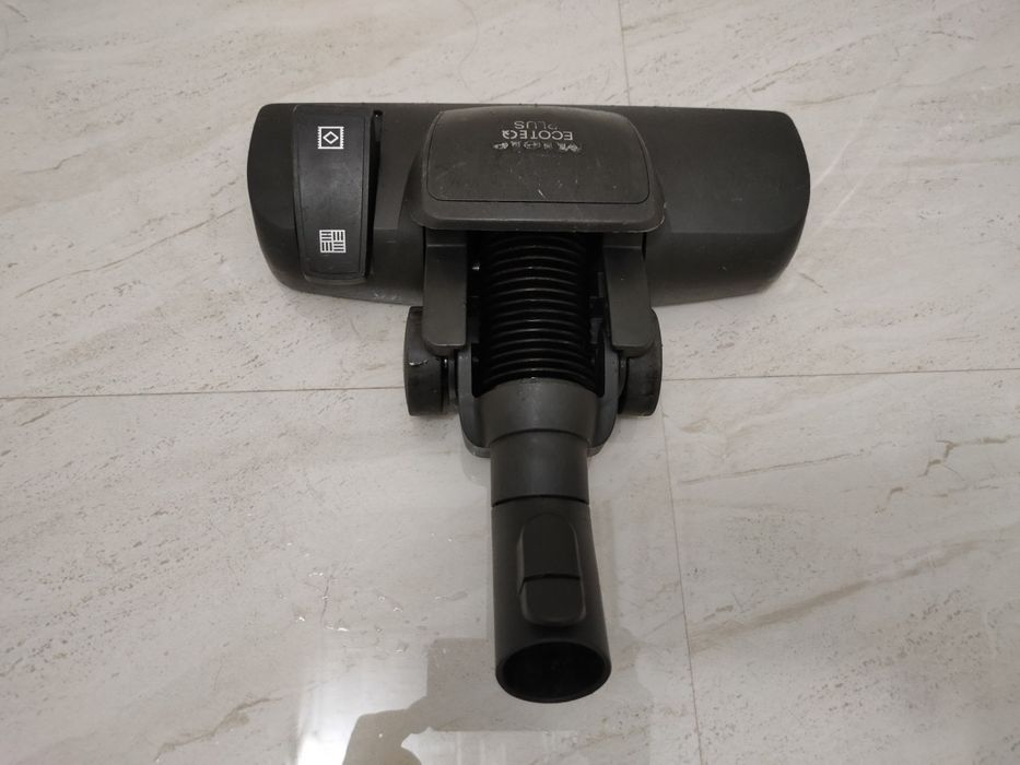 Продавам четка за прахосмукачка Миеле/Miele.