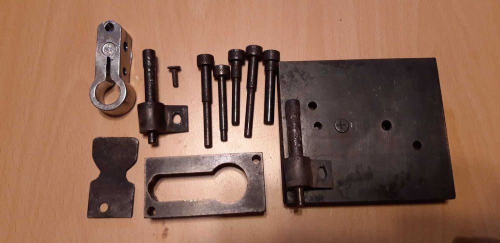 Matrița borne acumulator 12 v - 24v " + " și " - "