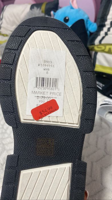 Adidasi DKNY in stare perfecta