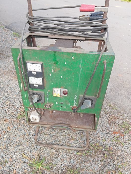 Пуско-зарядное устройство на 220В