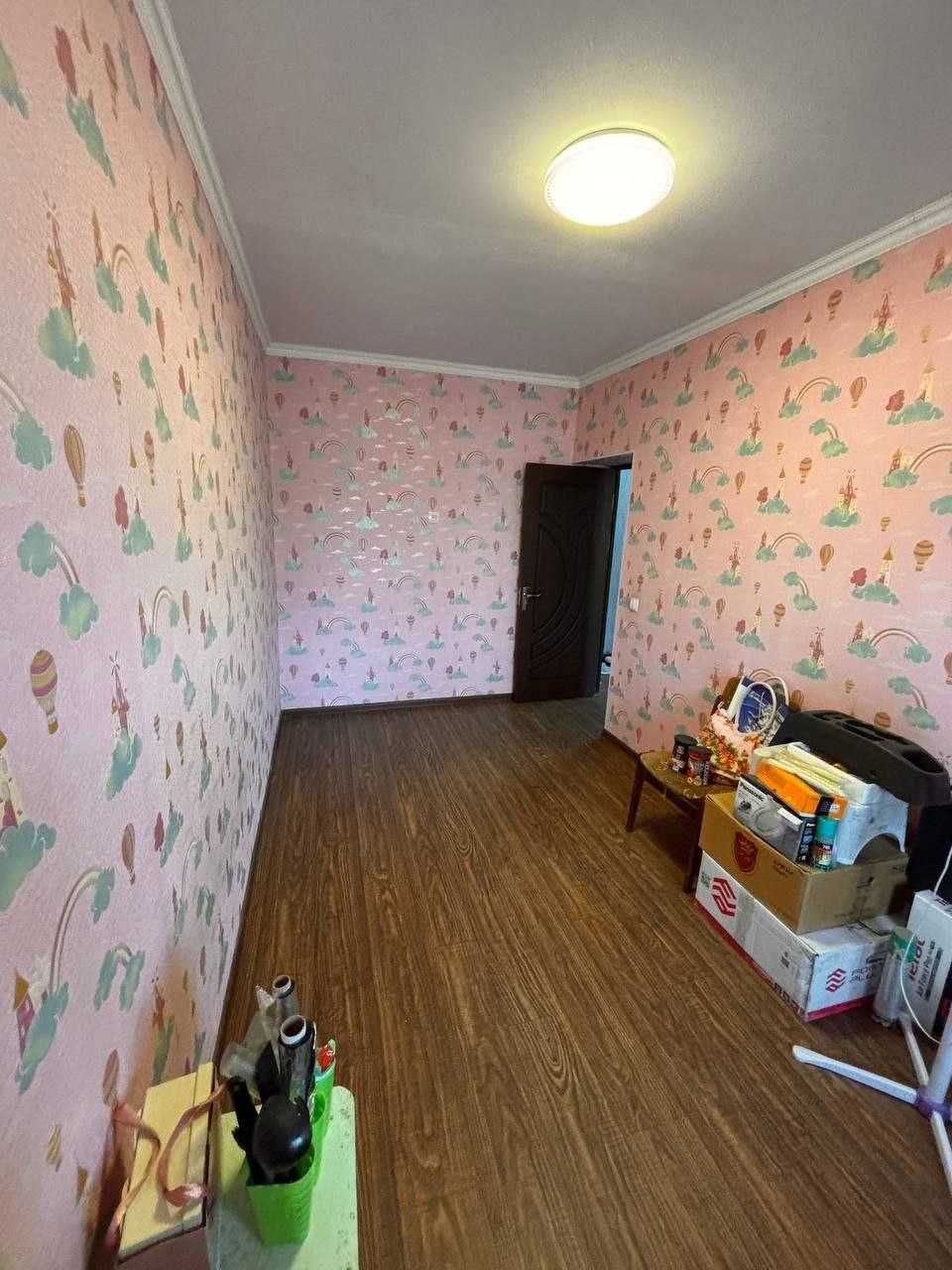 Продаётся квартира 
Метро Бадамзар