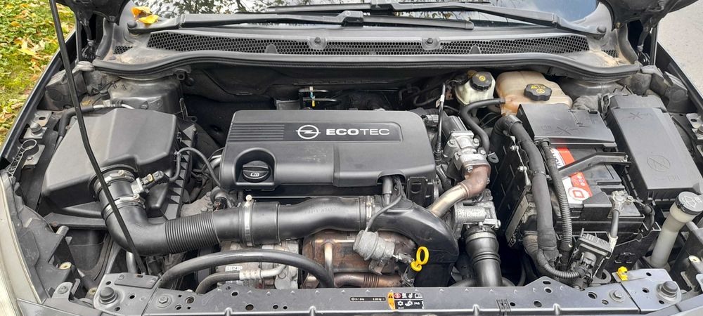 Vand opel astra j  an 2011