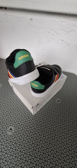 Адидас кожени обувки