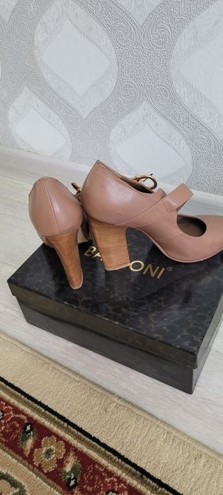 Туфли на весну фирма Basconi