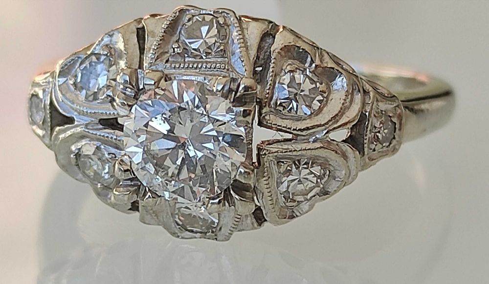 Inel 14k cu diamante model vintage 0,86ct