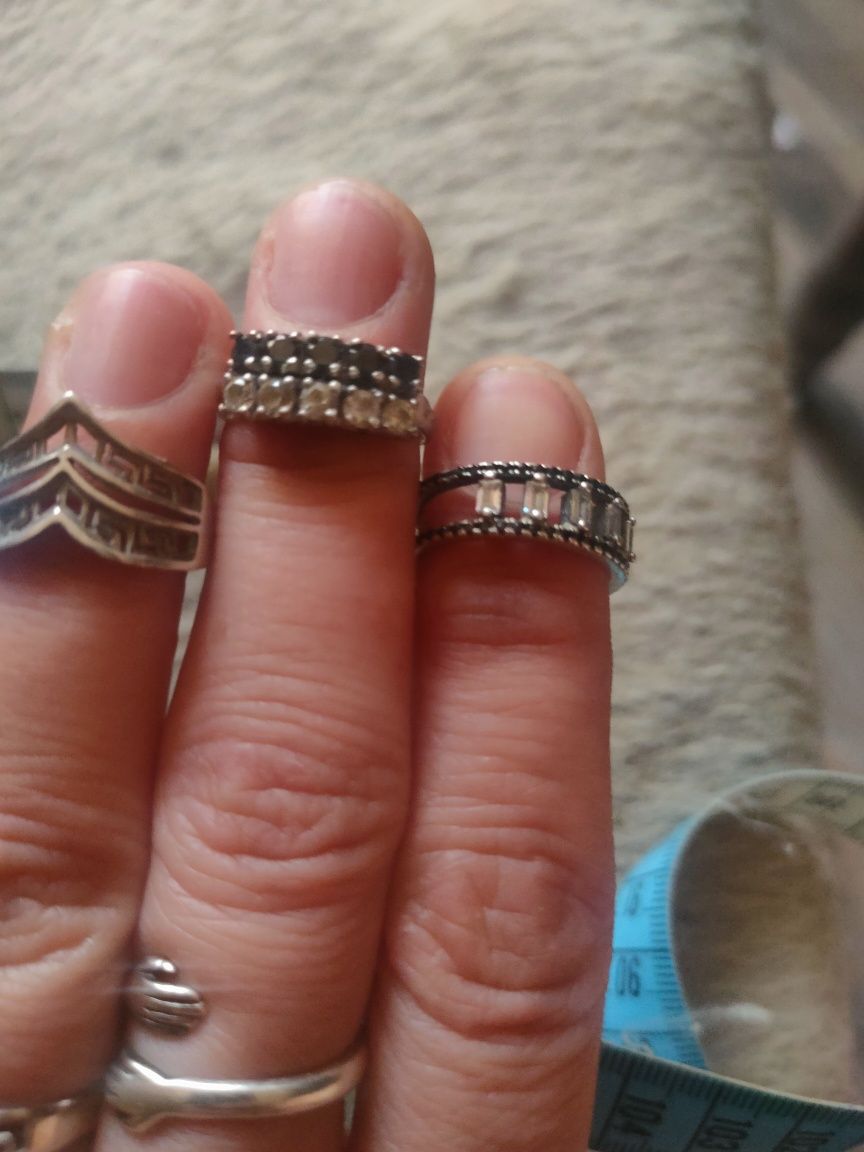 Три сребърни пръстена