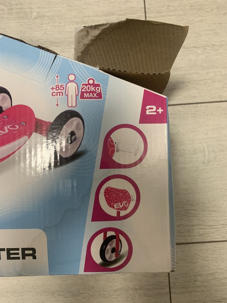 Tricicleta Evo roz pentru fetite