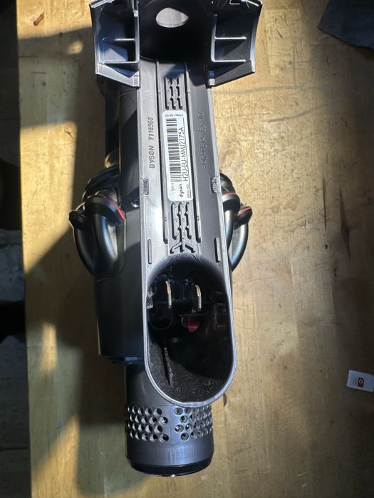 Aspirator dyson v11