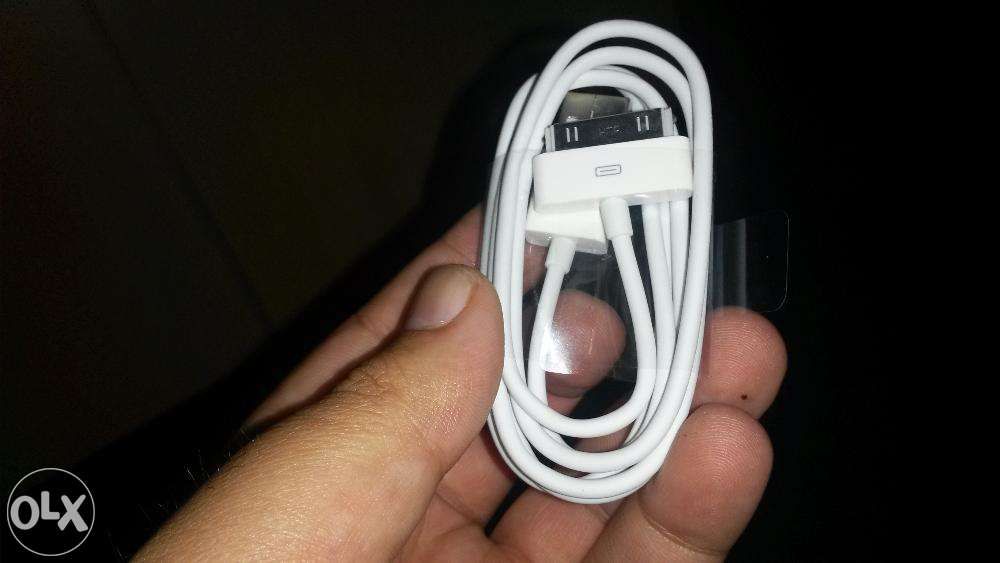 cablu date si incarcare iphone 4s 4 iphone 6 popesti leordeni
