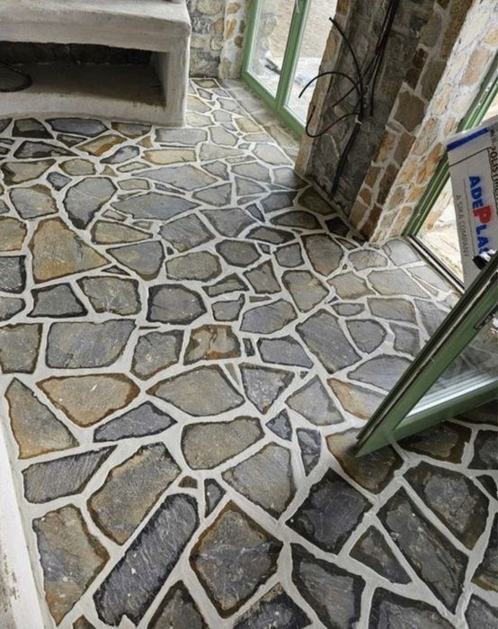 Piatră naturală de munte tranport si montaj in toata tara