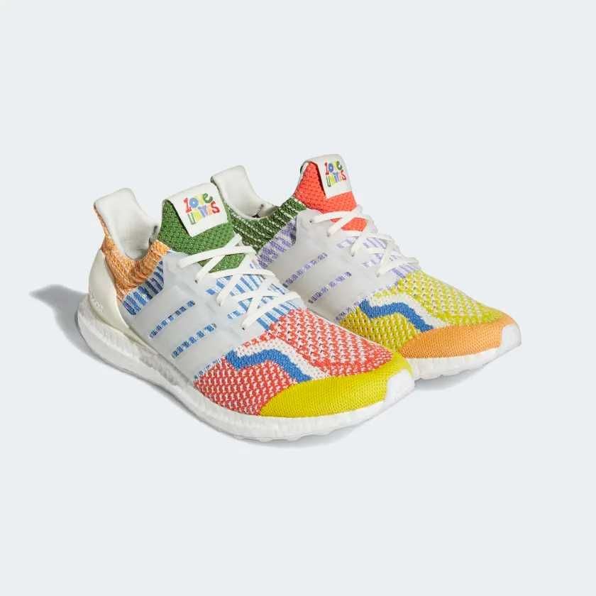 Оригинални маратонки * ADIDAS ULTRABOOST 5.0 DNA *Love Unites * 41 1/3