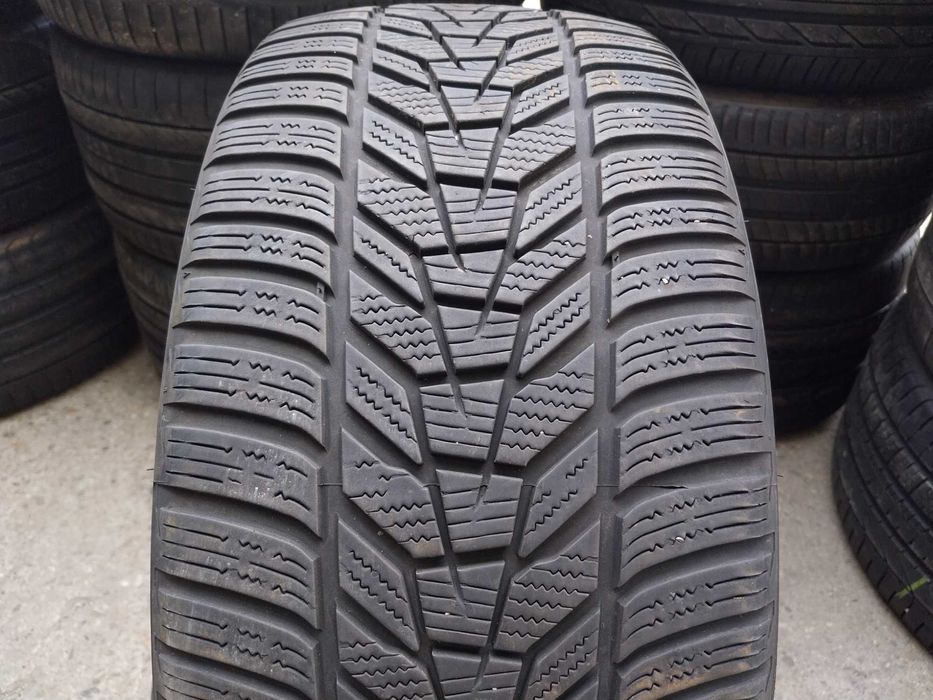 1xAnvelopa second iarna 235 35 R20 Hankook 2021