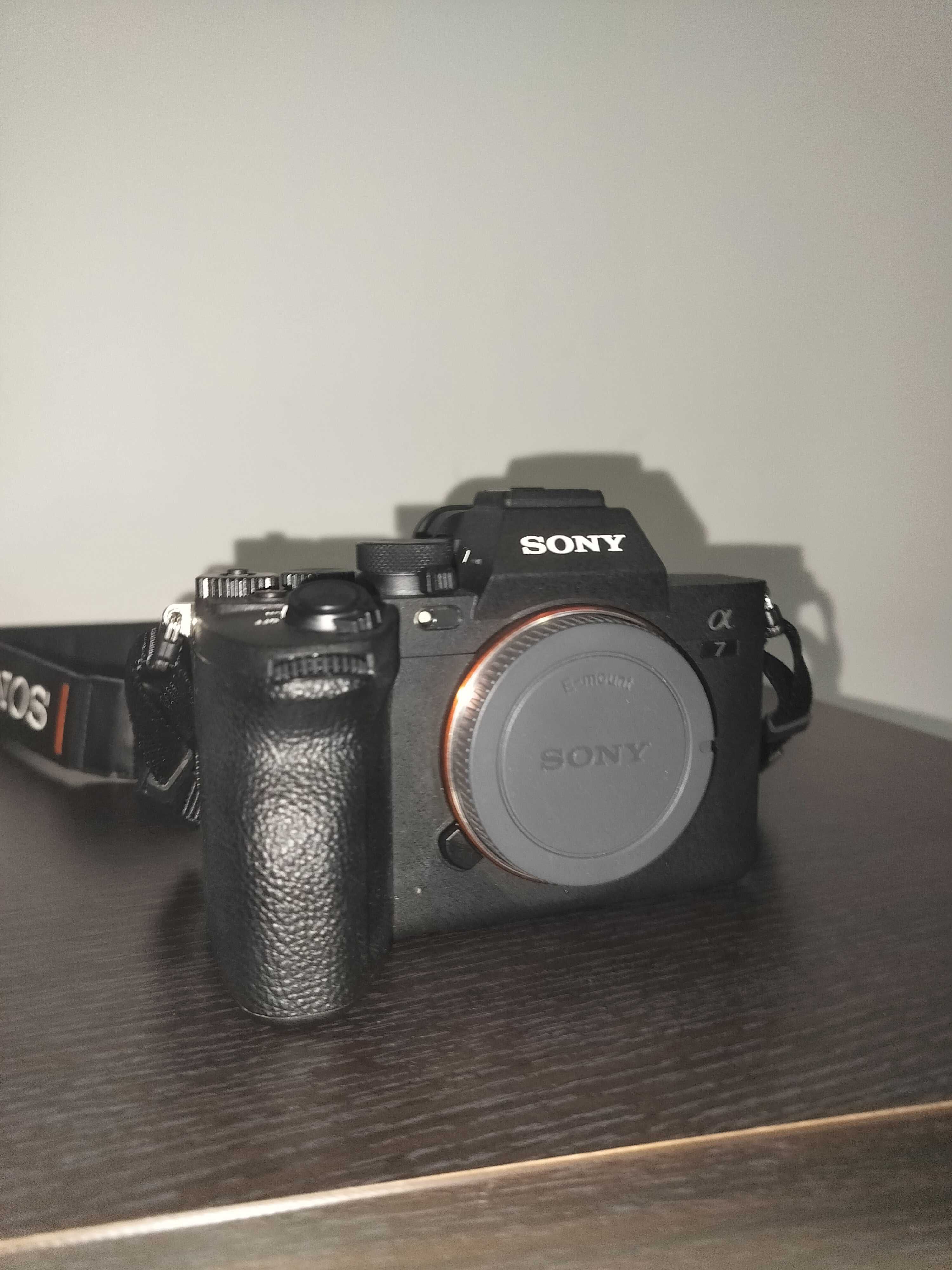 Camera Foto Mirrorless Sony A7 IV , Obiectiv Samyang 85mm f1.4 FE