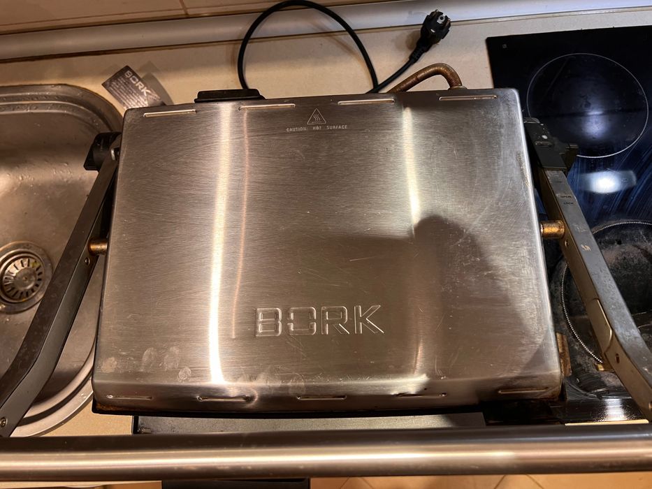 Електрически грил BORK G800