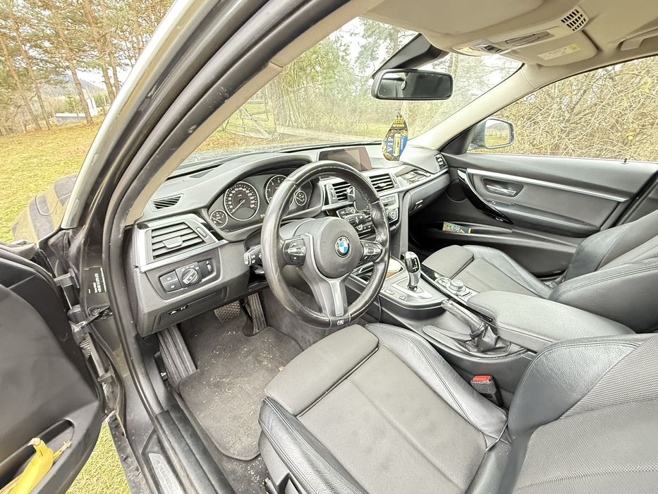 Bmw F30 2017 - xdrive - 2 butoane - sport pachet