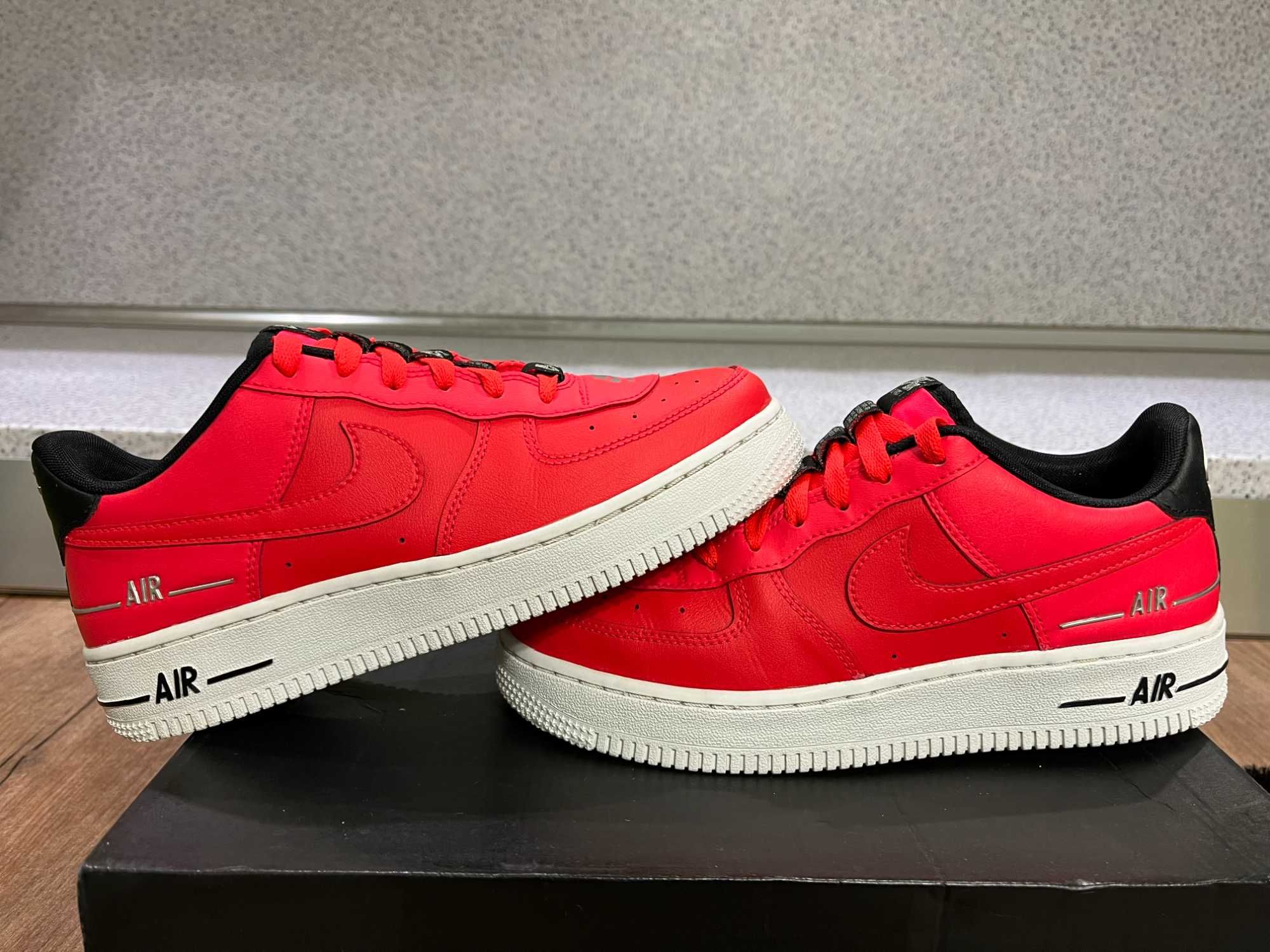 ОРИГИНАЛНИ *** Air Force 1 LV8 3 Double Air / "Laser Crimson "