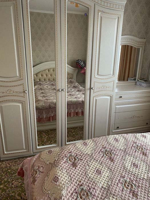 Спальний гарнитур