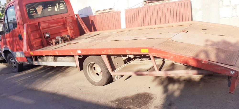 Vând platformă Iveco