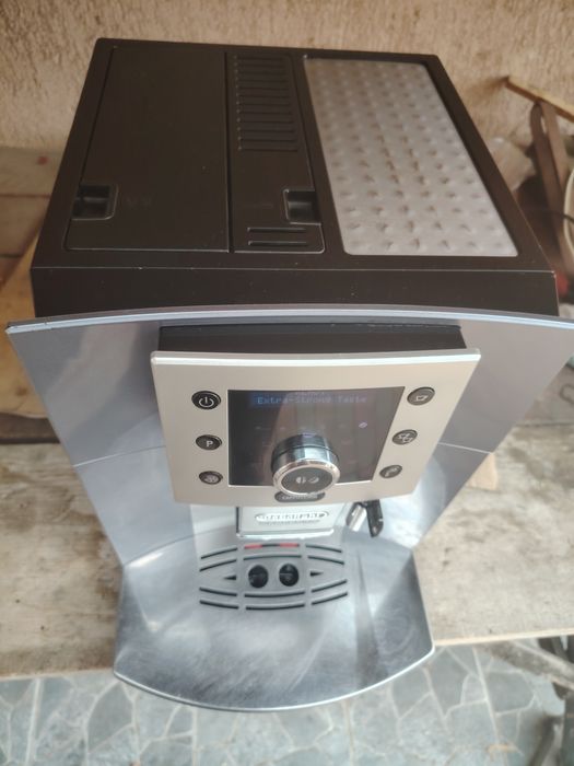 Vând aparat de cafea Delonghi Perfecta Cappuccino ESAM 5500
