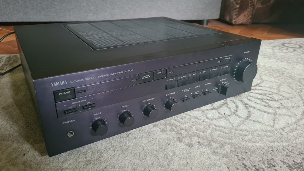 Vand amplificator Yamaha A-700 stare buna (nu sony, pioneer, technics)