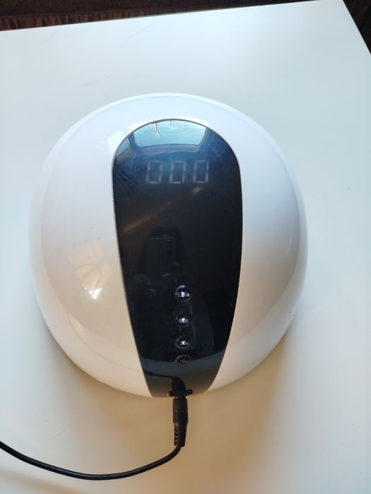 ЛЕД и Ув лампа за гел лак