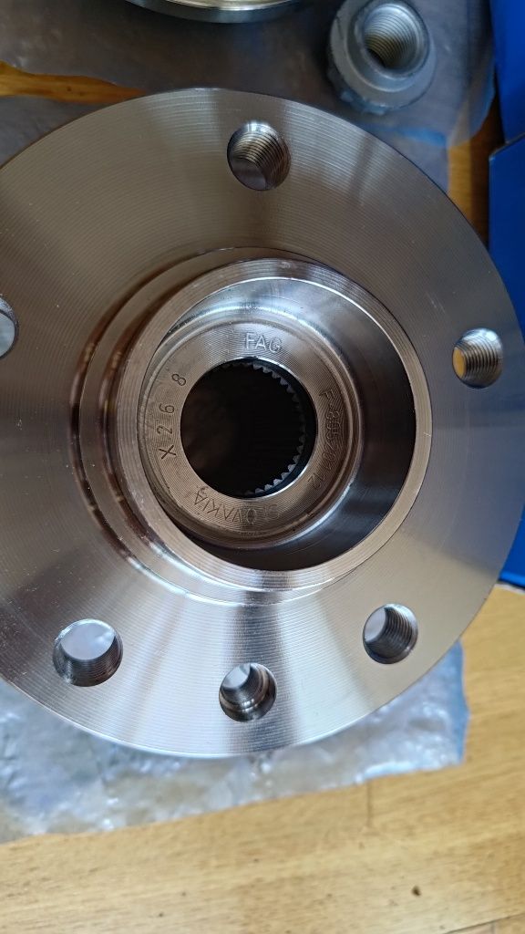 Set rulmenti fata/spate, SKF, Pentru Volkswagen Touareg Multivan, Argi