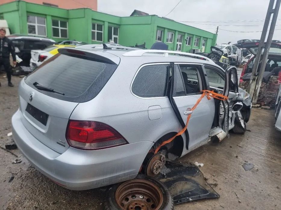 Dezmembrez VW Golf 6, an 2010, motor 1.6 tdi CAYC, 105cp, cutie de viteze automata cod LQN