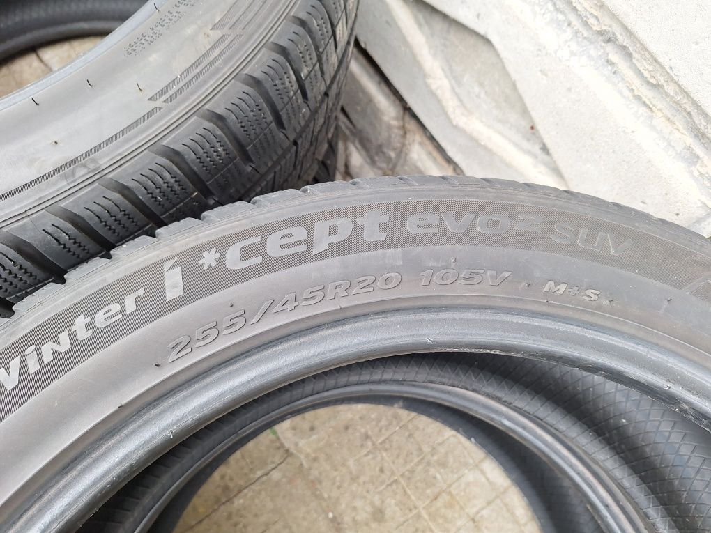 Продават се гуми HANKOOK 255/45/20