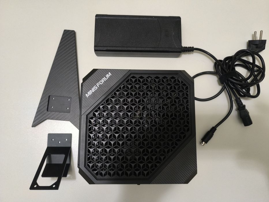 Мини компьютер Minis forum HX-80G