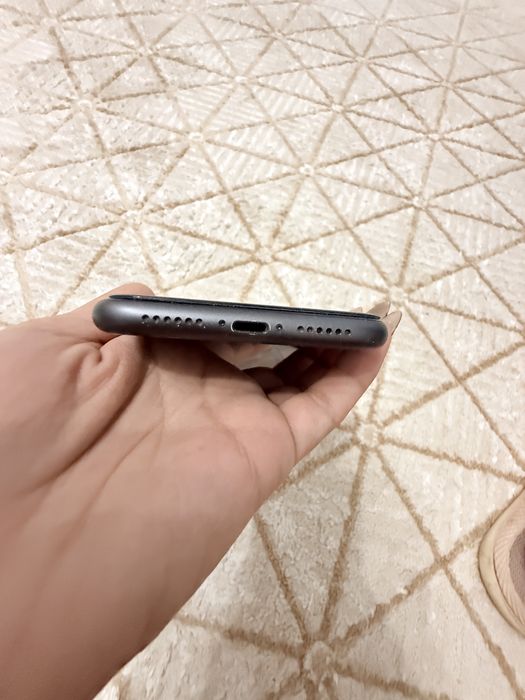 Продам айфон 11 в идеальном состоянии