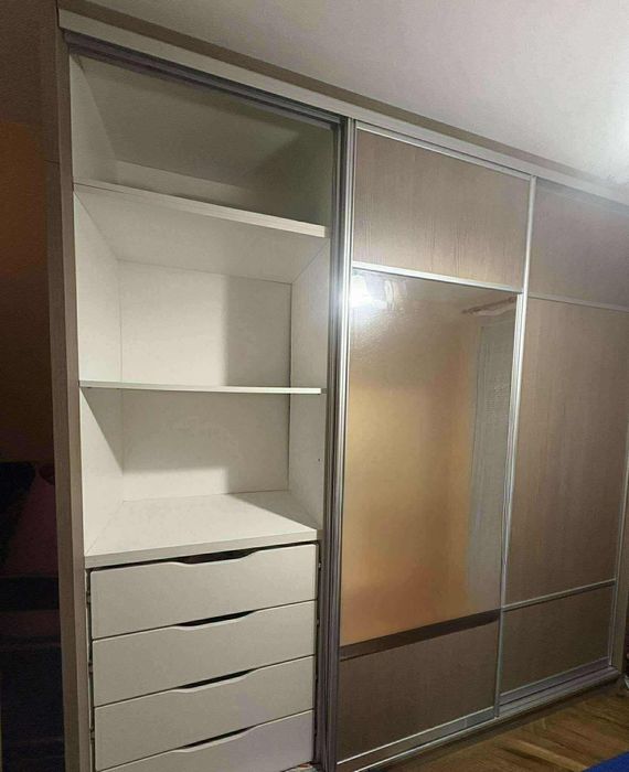 Гардероб с плъзгащи врати