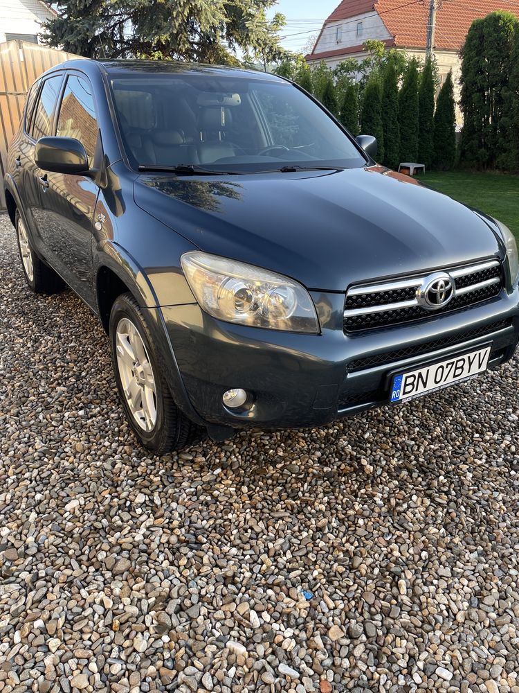 Vand Toyota rav 4/177 cai