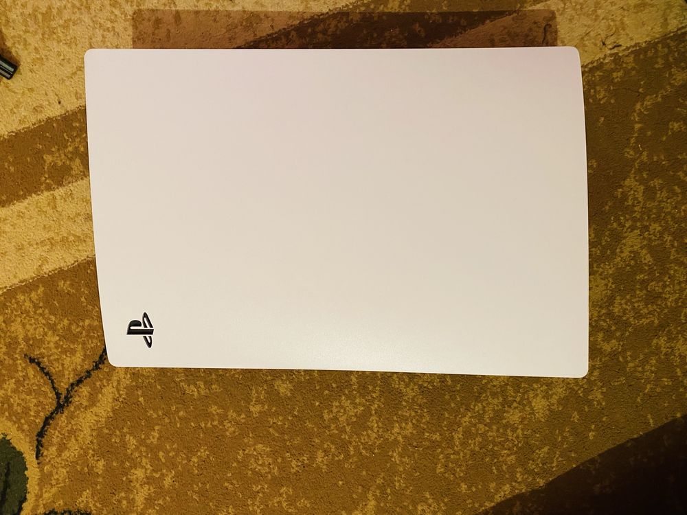 Playstation 5 продается играл 2 месяца состояние хорошие
