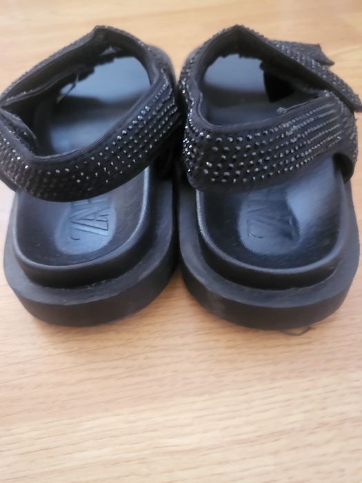 Уникални кецове Liu Jo и сандали Zara