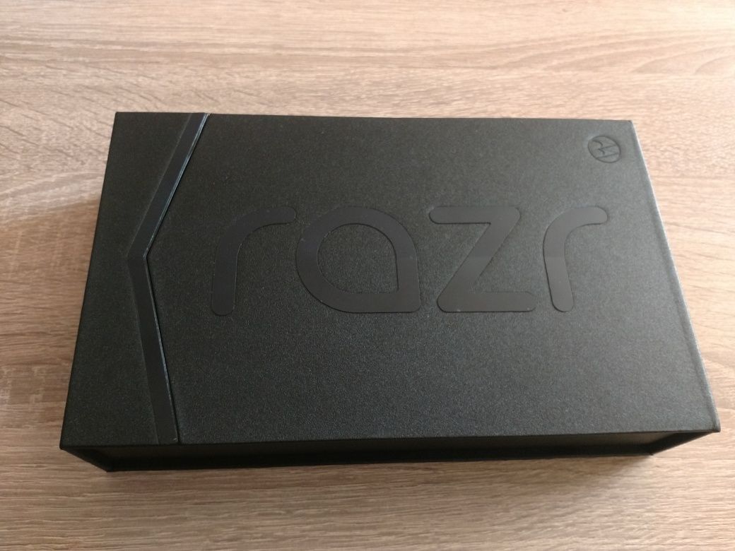 Motorola RAZR Flip 2022 NOU garantie 24 luni