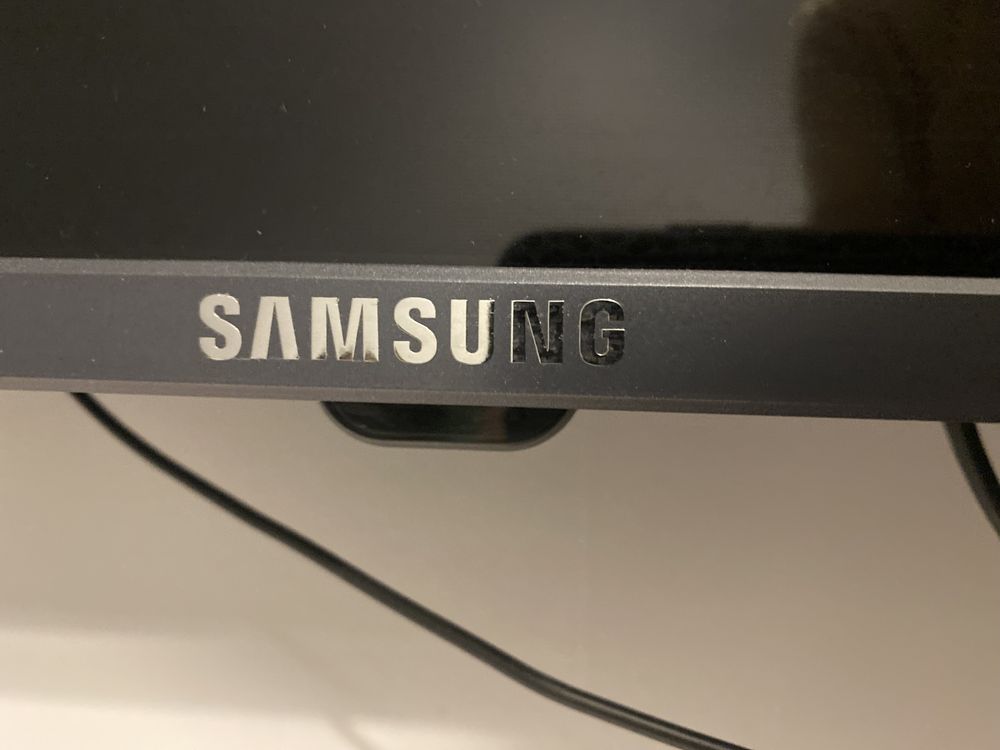 Samsung SMART 109 см черный