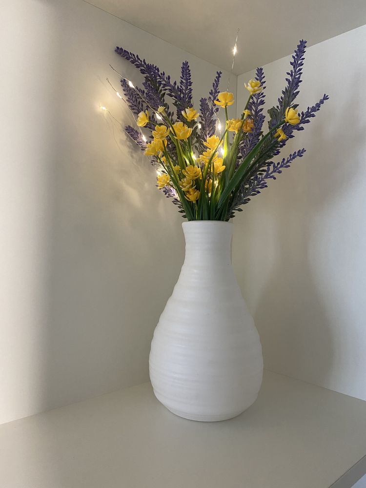 Декор лаванда в вазе с подсветкой