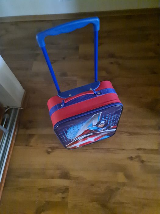Troller cu capitanul America copii